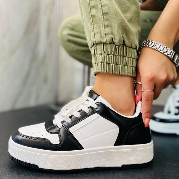 Brand new Elevate | Places To Go. Goals To Get — Always In Style 🖤 - Picture 2 of 4